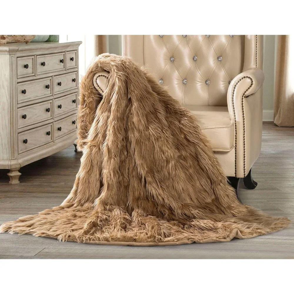 Member's Mark Luxury Faux Fur Throw 60 inch X 70 inch, color Blush